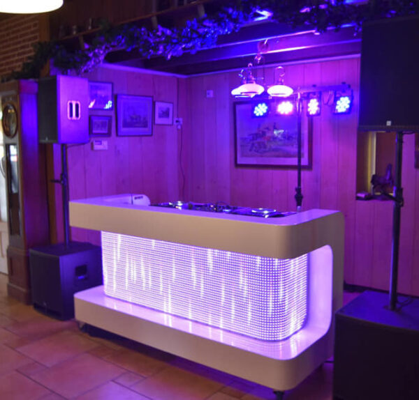 Silent disco huren Eindhoven led-dj-booth-wit